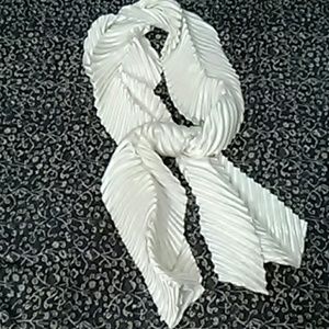 White satin long accordion pleated scarf NWOT